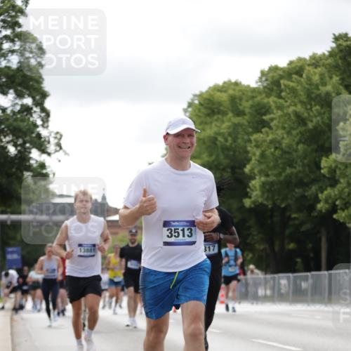29.06.2025 - hella hamburg halbmarathon Jannik Wohlers http://msf.ph/oto/8151562 29.06.2025 10:14:44 Lombardsbrücke 1296, 1379, 1524, 1575, 1745, 2140, 2281, 3507, 3509, 3513, 3650, 3844, 4495, 4641, 5800, 5986, 6181, 6248, 6317, 7881, 8237, 8239, 8275, 8522, 8563, 8609, 8854, 9113, 9847, 9911, 9975, 10589, 10717, 11271, 11598, 11611, 11683, 12634, 13683, 13881, 14617, 14999, 15037, 15038, 16208, 16419, 17128, 17708, 17847, 18769, 18800, 18939 meine-sportfotos.de