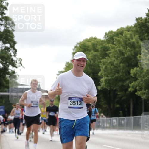 29.06.2025 - hella hamburg halbmarathon Jannik Wohlers http://msf.ph/oto/8151579 29.06.2025 10:14:44 Lombardsbrücke 1296, 1379, 1524, 1575, 1745, 2140, 2281, 3507, 3509, 3513, 3650, 3844, 4495, 4641, 5800, 5986, 6181, 6248, 6317, 7881, 8237, 8239, 8275, 8522, 8563, 8609, 8854, 9113, 9847, 9911, 9975, 10589, 10717, 11271, 11598, 11611, 11683, 12634, 13683, 13881, 14617, 14999, 15037, 15038, 16208, 16419, 17128, 17708, 17847, 18769, 18800, 18939 meine-sportfotos.de