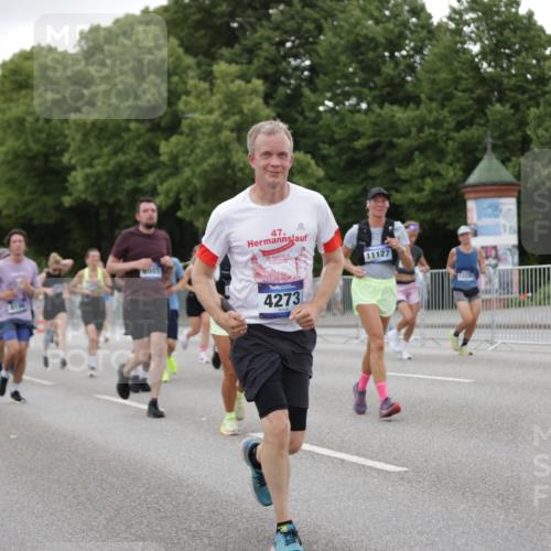 29.06.2025 - hella hamburg halbmarathon Jannik Wohlers http://msf.ph/oto/8151599 29.06.2025 10:51:45 Lombardsbrücke 1418, 1978, 3038, 4087, 4273, 4436, 4598, 4606, 4815, 5062, 5262, 6386, 6403, 6404, 6406, 6456, 6985, 7690, 7691, 8194, 8196, 8250, 8251, 8621, 9368, 9460, 9730, 10342, 10634, 10673, 10884, 11126, 11127, 11375, 11736, 11899, 11974, 12089, 12247, 12510, 12525, 12969, 13094, 13538, 14215, 14235, 14720, 16015, 16234, 16262, 16492, 16973, 17253, 17277, 17326, 17327, 18078, 18221, 18756, 18817 meine-sportfotos.de