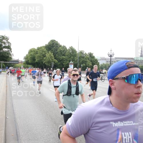 29.06.2025 - hella hamburg halbmarathon Jannik Wohlers http://msf.ph/oto/8151624 29.06.2025 10:35:55 Lombardsbrücke 1008, 1010, 1102, 1224, 1780, 1835, 3398, 3404, 3699, 3741, 4245, 4442, 4937, 5012, 5246, 5427, 5540, 5573, 5666, 5747, 5809, 5919, 6092, 6093, 6417, 6667, 6896, 7086, 7111, 7140, 7275, 7575, 7576, 7632, 8498, 8530, 8581, 9115, 9117, 9229, 9978, 10024, 10112, 10146, 10336, 10341, 10577, 10984, 11010, 11541, 11637, 12343, 12493, 12660, 12661, 13227, 13422, 13600, 13679, 14251, 14296, 15075, 15078, 15234, 15370, 15587, 15617, 15618, 15676, 15677, 15876 meine-sportfotos.de