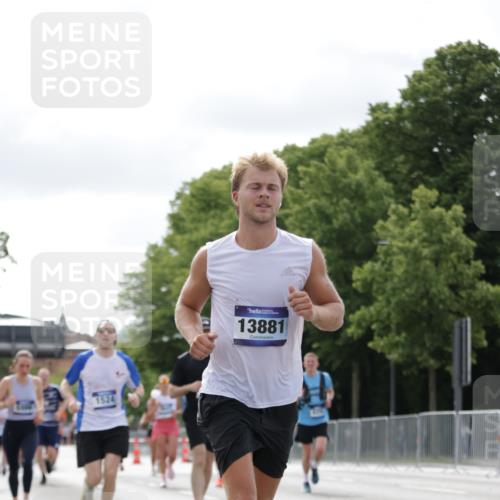 29.06.2025 - hella hamburg halbmarathon Jannik Wohlers http://msf.ph/oto/8151627 29.06.2025 10:14:47 Lombardsbrücke 1296, 1379, 1524, 1575, 1745, 2140, 2281, 3507, 3509, 3513, 3650, 3844, 4495, 4641, 5271, 5800, 5986, 6181, 6248, 6317, 7452, 7881, 8237, 8256, 8275, 8609, 9113, 9847, 9911, 9975, 9997, 10589, 11271, 11598, 11611, 11683, 12524, 12634, 13683, 13881, 14617, 15037, 15038, 16208, 16419, 17128, 17847, 18769, 18800, 18939 meine-sportfotos.de