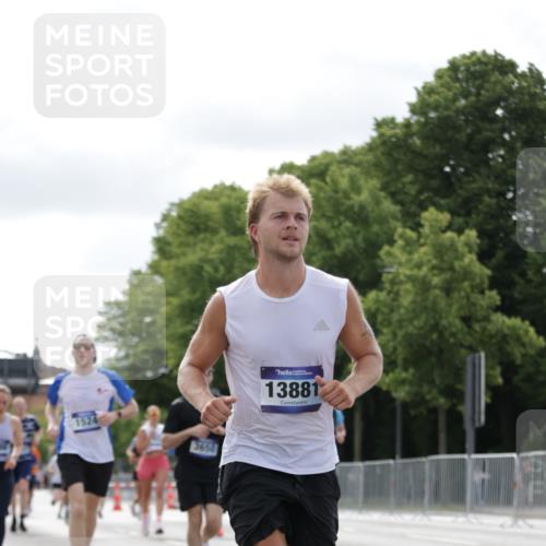 29.06.2025 - hella hamburg halbmarathon Jannik Wohlers http://msf.ph/oto/8151637 29.06.2025 10:14:47 Lombardsbrücke 1296, 1379, 1524, 1575, 1745, 2140, 2281, 3507, 3509, 3513, 3650, 3844, 4495, 4641, 5271, 5800, 5986, 6181, 6248, 6317, 7452, 7881, 8237, 8256, 8275, 8609, 9113, 9847, 9911, 9975, 9997, 10589, 11271, 11598, 11611, 11683, 12524, 12634, 13683, 13881, 14617, 15037, 15038, 16208, 16419, 17128, 17847, 18769, 18800, 18939 meine-sportfotos.de