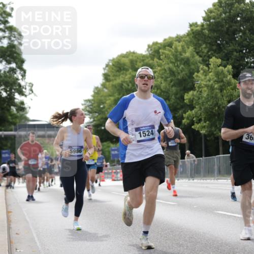 29.06.2025 - hella hamburg halbmarathon Jannik Wohlers http://msf.ph/oto/8151645 29.06.2025 10:14:49 Lombardsbrücke 1296, 1524, 1745, 2281, 3513, 3650, 3844, 4495, 5271, 5986, 6317, 7452, 7810, 7881, 8237, 8256, 8275, 8609, 9113, 9847, 9975, 9997, 10589, 11271, 11598, 11683, 12524, 12634, 13683, 13881, 14617, 15037, 15038, 15150, 15740, 16419, 17128, 18769, 18800, 18939, 19027 meine-sportfotos.de