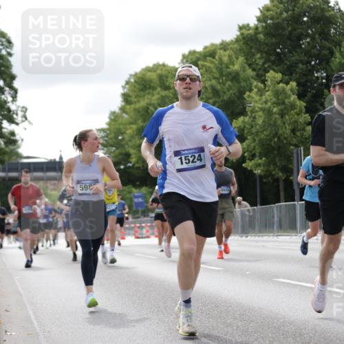 29.06.2025 - hella hamburg halbmarathon Jannik Wohlers http://msf.ph/oto/8151658 29.06.2025 10:14:49 Lombardsbrücke 1296, 1524, 1745, 2281, 3513, 3650, 3844, 4495, 5271, 5986, 6317, 7452, 7810, 7881, 8237, 8256, 8275, 8609, 9113, 9847, 9975, 9997, 10589, 11271, 11598, 11683, 12524, 12634, 13683, 13881, 14617, 15037, 15038, 15150, 15740, 16419, 17128, 18769, 18800, 18939, 19027 meine-sportfotos.de