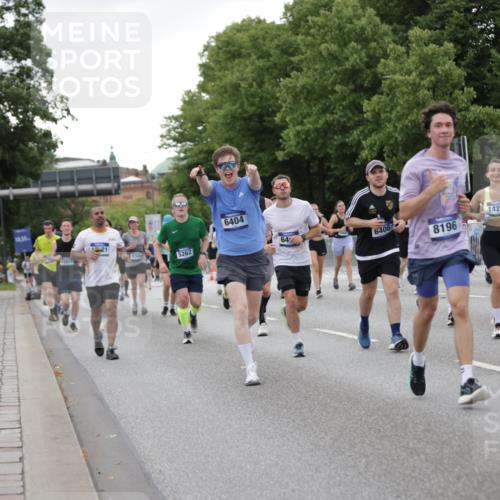 29.06.2025 - hella hamburg halbmarathon Jannik Wohlers http://msf.ph/oto/8151681 29.06.2025 10:51:48 Lombardsbrücke 1418, 1978, 3038, 3645, 4087, 4273, 4436, 4598, 4815, 5062, 5262, 6386, 6403, 6404, 6406, 6456, 6985, 7690, 7691, 8194, 8196, 8250, 8251, 9368, 9460, 9730, 10296, 10342, 10634, 10673, 10884, 11126, 11127, 11375, 11736, 11899, 11974, 12089, 12247, 12510, 12525, 12558, 12969, 13094, 13538, 14215, 14235, 14720, 16234, 16262, 16492, 16752, 16973, 17253, 17277, 17326, 17327, 18078, 18221, 18668, 18756, 18817 meine-sportfotos.de