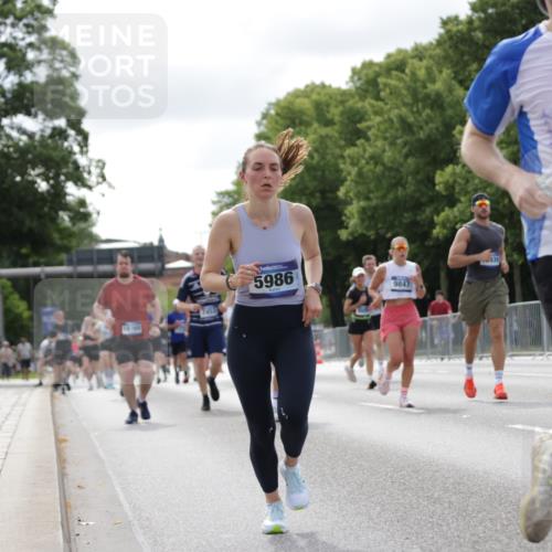 29.06.2025 - hella hamburg halbmarathon Jannik Wohlers http://msf.ph/oto/8151688 29.06.2025 10:14:50 Lombardsbrücke 1296, 1524, 1745, 2281, 3513, 3650, 4495, 5271, 5986, 6317, 7452, 7809, 7810, 7881, 8237, 8256, 8609, 9847, 9975, 9997, 11271, 11598, 11683, 12524, 12634, 13453, 13500, 13881, 14617, 15150, 15740, 16419, 17128, 18769, 18800, 18939, 19027 meine-sportfotos.de