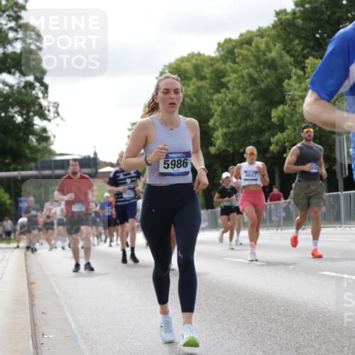 29.06.2025 - hella hamburg halbmarathon Jannik Wohlers http://msf.ph/oto/8151698 29.06.2025 10:14:50 Lombardsbrücke 1296, 1524, 1745, 2281, 3513, 3650, 4495, 5271, 5986, 6317, 7452, 7809, 7810, 7881, 8237, 8256, 8609, 9847, 9975, 9997, 11271, 11598, 11683, 12524, 12634, 13453, 13500, 13881, 14617, 15150, 15740, 16419, 17128, 18769, 18800, 18939, 19027 meine-sportfotos.de
