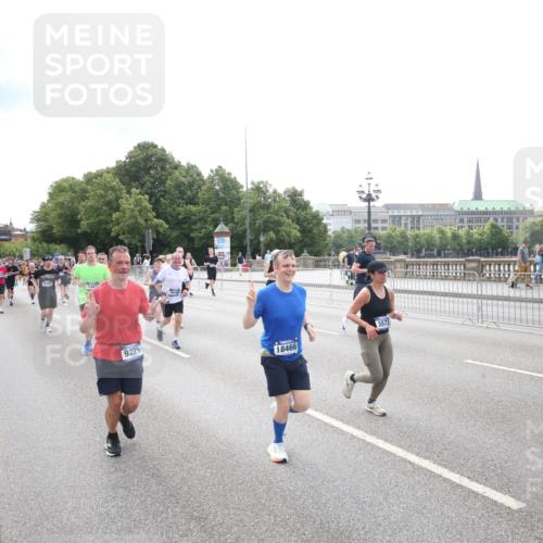 29.06.2025 - hella hamburg halbmarathon Jannik Wohlers http://msf.ph/oto/8151707 29.06.2025 10:35:59 Lombardsbrücke 1102, 1224, 1835, 2124, 3398, 3404, 3428, 3741, 4245, 4442, 4937, 5012, 5246, 5427, 5540, 5573, 5747, 5809, 5919, 6092, 6093, 6190, 6417, 6667, 7111, 7140, 7575, 7576, 7632, 8498, 8530, 8581, 8945, 9115, 9117, 9229, 9918, 9978, 10024, 10112, 10146, 10336, 10341, 10577, 10984, 11541, 11637, 12343, 12493, 13227, 13422, 13445, 13679, 14296, 15234, 15370, 15568, 15676, 15677, 15707, 16239, 18226, 18918 meine-sportfotos.de