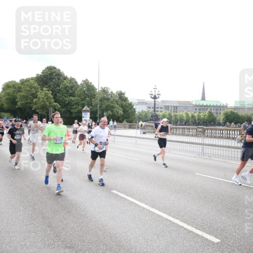 29.06.2025 - hella hamburg halbmarathon Jannik Wohlers http://msf.ph/oto/8151726 29.06.2025 10:36:00 Lombardsbrücke 1102, 1224, 1835, 2124, 3398, 3404, 3428, 3741, 4245, 4442, 4937, 5012, 5246, 5427, 5540, 5573, 5747, 5809, 5919, 6092, 6093, 6190, 6417, 6667, 7140, 7575, 7576, 7632, 8498, 8530, 8945, 9115, 9117, 9229, 9918, 9978, 10024, 10112, 10146, 10336, 10341, 10984, 11541, 11637, 12343, 12493, 13227, 13422, 13445, 14296, 15234, 15568, 15676, 15677, 15707, 16239, 18226, 18644, 18646, 18918 meine-sportfotos.de