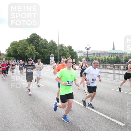 29.06.2025 - hella hamburg halbmarathon Jannik Wohlers http://msf.ph/oto/8151751 29.06.2025 10:36:01 Lombardsbrücke 1102, 1224, 1835, 2124, 3398, 3404, 3428, 3741, 4245, 4442, 4937, 5012, 5246, 5427, 5540, 5573, 5747, 5809, 5919, 6093, 6190, 6417, 6667, 7140, 7575, 7576, 7632, 8498, 8530, 8945, 9115, 9117, 9229, 9918, 9978, 10024, 10112, 10146, 10336, 10341, 10984, 11541, 11637, 12343, 12493, 13227, 13422, 13445, 14296, 15234, 15568, 15707, 16239, 17807, 18226, 18644, 18646, 18918, 18929 meine-sportfotos.de