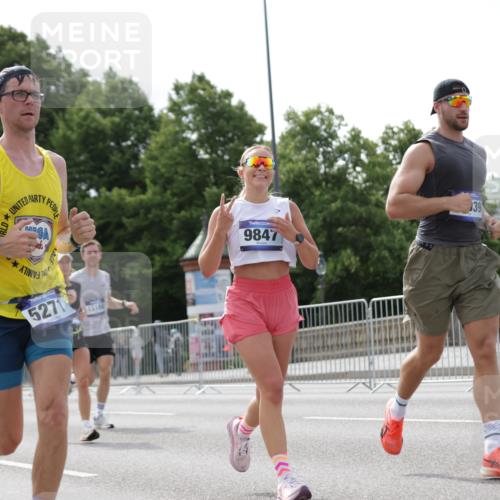 29.06.2025 - hella hamburg halbmarathon Jannik Wohlers http://msf.ph/oto/8151785 29.06.2025 10:14:53 Lombardsbrücke 1296, 1524, 1745, 2281, 2720, 3513, 3650, 4495, 5271, 5986, 6317, 7452, 7809, 7810, 7881, 8237, 8256, 8609, 9307, 9423, 9847, 9975, 9997, 10858, 11683, 12457, 12524, 13453, 13500, 13881, 14617, 15150, 15740, 16040, 17128, 17949, 18203, 18252, 18769, 18800, 18939, 19027 meine-sportfotos.de