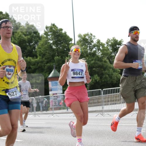 29.06.2025 - hella hamburg halbmarathon Jannik Wohlers http://msf.ph/oto/8151791 29.06.2025 10:14:53 Lombardsbrücke 1296, 1524, 1745, 2281, 2720, 3513, 3650, 4495, 5271, 5986, 6317, 7452, 7809, 7810, 7881, 8237, 8256, 8609, 9307, 9423, 9847, 9975, 9997, 10858, 11683, 12457, 12524, 13453, 13500, 13881, 14617, 15150, 15740, 16040, 17128, 17949, 18203, 18252, 18769, 18800, 18939, 19027 meine-sportfotos.de