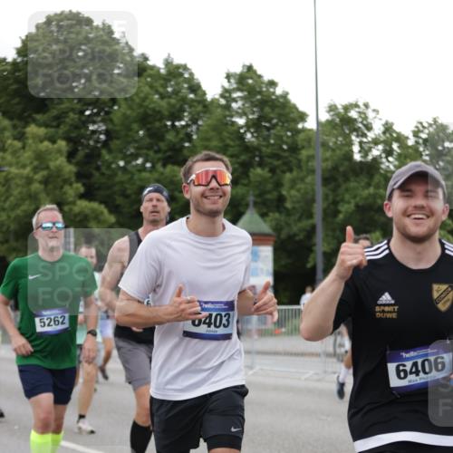 29.06.2025 - hella hamburg halbmarathon Jannik Wohlers http://msf.ph/oto/8151795 29.06.2025 10:51:52 Lombardsbrücke 1978, 3645, 4087, 4273, 4436, 4815, 5262, 6386, 6403, 6404, 6406, 6456, 6671, 6985, 7690, 7691, 7735, 7812, 8194, 8196, 8250, 8251, 9368, 9731, 10296, 10342, 10634, 10884, 11084, 11126, 11127, 11736, 11899, 11974, 12089, 12247, 12525, 12546, 12558, 13094, 13207, 13208, 13538, 14215, 14235, 14893, 16234, 16262, 16492, 16752, 16973, 17326, 17327, 18115, 18221, 18633, 18668, 18756, 18817 meine-sportfotos.de