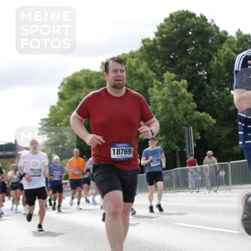 29.06.2025 - hella hamburg halbmarathon Jannik Wohlers http://msf.ph/oto/8151810 29.06.2025 10:14:54 Lombardsbrücke 1296, 1524, 1745, 2281, 2720, 3513, 3650, 4495, 5271, 5986, 6317, 7452, 7809, 7810, 7881, 8237, 8256, 9307, 9423, 9847, 9975, 9997, 10858, 12457, 12521, 12524, 13197, 13453, 13500, 13881, 15150, 15740, 16040, 17128, 17949, 18203, 18252, 18769, 18800, 18939, 19027 meine-sportfotos.de