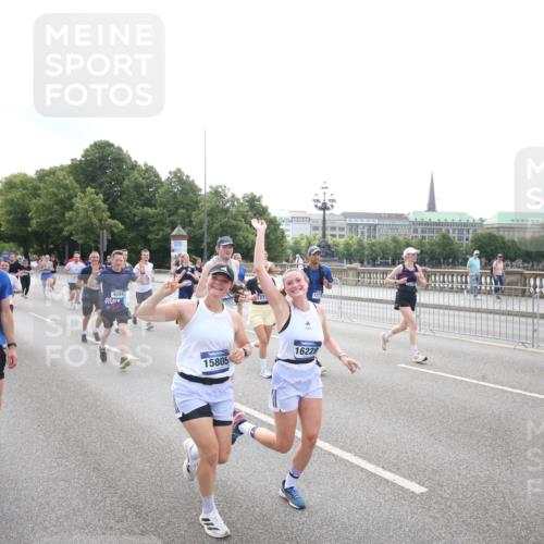 29.06.2025 - hella hamburg halbmarathon Jannik Wohlers http://msf.ph/oto/8151847 29.06.2025 10:36:19 Lombardsbrücke 1118, 1948, 2124, 2552, 2588, 3428, 3873, 3895, 4084, 4618, 4762, 4996, 5789, 6156, 7773, 8499, 8936, 8937, 9295, 9500, 9694, 9701, 10123, 10487, 11672, 11831, 11912, 12302, 12605, 12770, 12775, 13092, 13106, 13265, 13266, 13657, 13704, 13902, 13903, 14695, 15077, 15588, 15805, 15972, 15992, 16228, 16977, 17018, 17115, 17156, 17349, 17807, 18152, 18174, 18482, 18488, 18644, 18646, 18918, 18929 meine-sportfotos.de