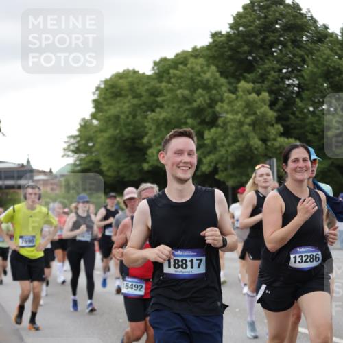 29.06.2025 - hella hamburg halbmarathon Jannik Wohlers http://msf.ph/oto/8151852 29.06.2025 10:51:55 Lombardsbrücke 2528, 3645, 4087, 4273, 4436, 4815, 5262, 6386, 6403, 6404, 6406, 6671, 6985, 7690, 7691, 7735, 7812, 8194, 8196, 9103, 9368, 9731, 10080, 10296, 10342, 10634, 10884, 11084, 11126, 11127, 11297, 11736, 11899, 11974, 12089, 12247, 12525, 12546, 12558, 13094, 13207, 13208, 13538, 14215, 14235, 14893, 16262, 16492, 16752, 16973, 17326, 17327, 18115, 18221, 18633, 18668, 18756, 18817 meine-sportfotos.de