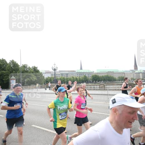 29.06.2025 - hella hamburg halbmarathon Jannik Wohlers http://msf.ph/oto/8151872 29.06.2025 10:36:30 Lombardsbrücke 1118, 1253, 1339, 1488, 1490, 1948, 1952, 1954, 2552, 2588, 3165, 3873, 3895, 4084, 4618, 4762, 4996, 5224, 5538, 5640, 5786, 5789, 6156, 6359, 7202, 7773, 8007, 8315, 8499, 8758, 8936, 8937, 9295, 9500, 9694, 9701, 10123, 10487, 10862, 11672, 11831, 11843, 11912, 12087, 12184, 12218, 12302, 12532, 12605, 12770, 12775, 13106, 13165, 13657, 13704, 13902, 14695, 15106, 15353, 15588, 15907, 15972, 15992, 16304, 16309, 16885, 17018, 17115, 17349, 17504, 17591, 18482 meine-sportfotos.de