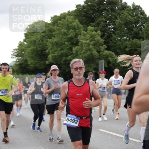29.06.2025 - hella hamburg halbmarathon Jannik Wohlers http://msf.ph/oto/8151875 29.06.2025 10:51:55 Lombardsbrücke 2528, 3645, 4087, 4273, 4436, 4815, 5262, 6386, 6403, 6404, 6406, 6671, 6985, 7690, 7691, 7735, 7812, 8194, 8196, 9103, 9368, 9731, 10080, 10296, 10342, 10634, 10884, 11084, 11126, 11127, 11297, 11736, 11899, 11974, 12089, 12247, 12525, 12546, 12558, 13094, 13207, 13208, 13538, 14215, 14235, 14893, 16262, 16492, 16752, 16973, 17326, 17327, 18115, 18221, 18633, 18668, 18756, 18817 meine-sportfotos.de