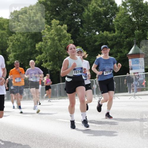 29.06.2025 - hella hamburg halbmarathon Jannik Wohlers http://msf.ph/oto/8151887 29.06.2025 10:14:56 Lombardsbrücke 1524, 2281, 2720, 3513, 3650, 5271, 5739, 5986, 6317, 7452, 7809, 7810, 8237, 8256, 9307, 9423, 9847, 9997, 10858, 12457, 12521, 12524, 13197, 13453, 13500, 13881, 15150, 15740, 16040, 17949, 18203, 18252, 18769, 18800, 18939, 19027 meine-sportfotos.de