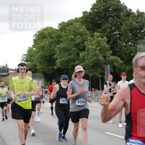 29.06.2025 - hella hamburg halbmarathon Jannik Wohlers http://msf.ph/oto/8151901 29.06.2025 10:51:56 Lombardsbrücke 2528, 3645, 4273, 4436, 4815, 5262, 6386, 6403, 6404, 6406, 6671, 6985, 7690, 7691, 7735, 7812, 8194, 8196, 9103, 9368, 9731, 10080, 10296, 10342, 10634, 10884, 11084, 11126, 11127, 11297, 11736, 11899, 11974, 12089, 12247, 12525, 12546, 12558, 13094, 13207, 13208, 13538, 13677, 14215, 14235, 14893, 15205, 16262, 16492, 16752, 16973, 17326, 17327, 18115, 18221, 18633, 18668, 18756, 18817 meine-sportfotos.de