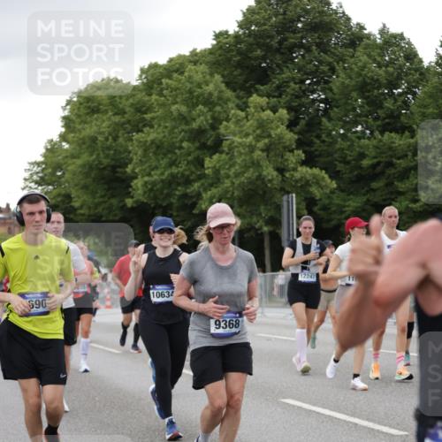 29.06.2025 - hella hamburg halbmarathon Jannik Wohlers http://msf.ph/oto/8151922 29.06.2025 10:51:56 Lombardsbrücke 2528, 3645, 4273, 4436, 4815, 5262, 6386, 6403, 6404, 6406, 6671, 6985, 7690, 7691, 7735, 7812, 8194, 8196, 9103, 9368, 9731, 10080, 10296, 10342, 10634, 10884, 11084, 11126, 11127, 11297, 11736, 11899, 11974, 12089, 12247, 12525, 12546, 12558, 13094, 13207, 13208, 13538, 13677, 14215, 14235, 14893, 15205, 16262, 16492, 16752, 16973, 17326, 17327, 18115, 18221, 18633, 18668, 18756, 18817 meine-sportfotos.de