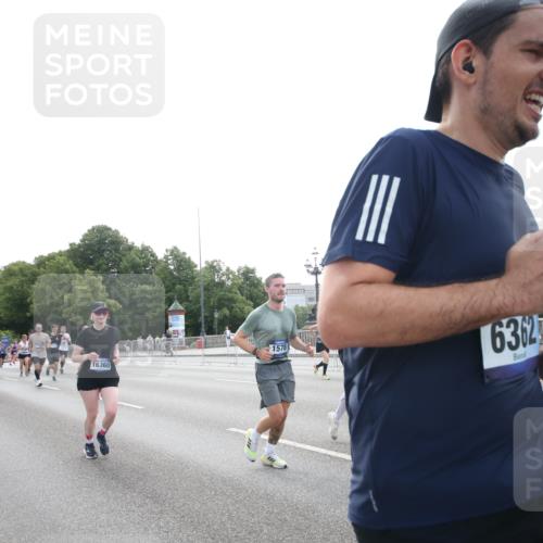 29.06.2025 - hella hamburg halbmarathon Jannik Wohlers http://msf.ph/oto/8151932 29.06.2025 10:37:34 Lombardsbrücke 1578, 1799, 1901, 1985, 2786, 3246, 3880, 4921, 5139, 5713, 6199, 6362, 6697, 7118, 7244, 7321, 7629, 7696, 8198, 8199, 8539, 8985, 9247, 9288, 9350, 9391, 10025, 10159, 10836, 11087, 11152, 11164, 11421, 11456, 11457, 11479, 11543, 11882, 12997, 13103, 13650, 14018, 15002, 15329, 15418, 15511, 15562, 15762, 16211, 16220, 16360, 17389, 18317, 18319, 18572, 18592, 18937 meine-sportfotos.de
