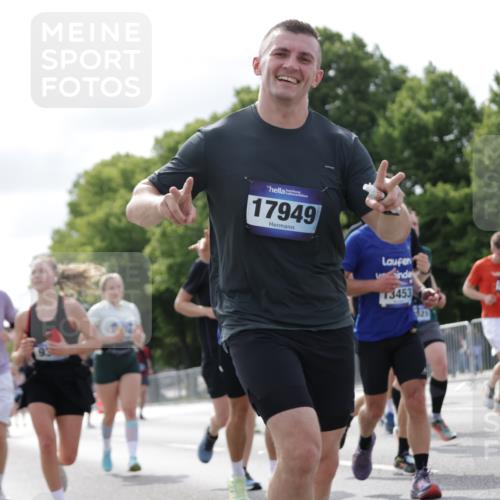 29.06.2025 - hella hamburg halbmarathon Jannik Wohlers http://msf.ph/oto/8151965 29.06.2025 10:15:00 Lombardsbrücke 1440, 1524, 2110, 2720, 3417, 3650, 5069, 5271, 5739, 5986, 7452, 7809, 7810, 8256, 9307, 9423, 9847, 9997, 10858, 12457, 12521, 12524, 13197, 13453, 13500, 15150, 15740, 16040, 16041, 17949, 18203, 18252, 18769, 18800, 18939, 19027 meine-sportfotos.de