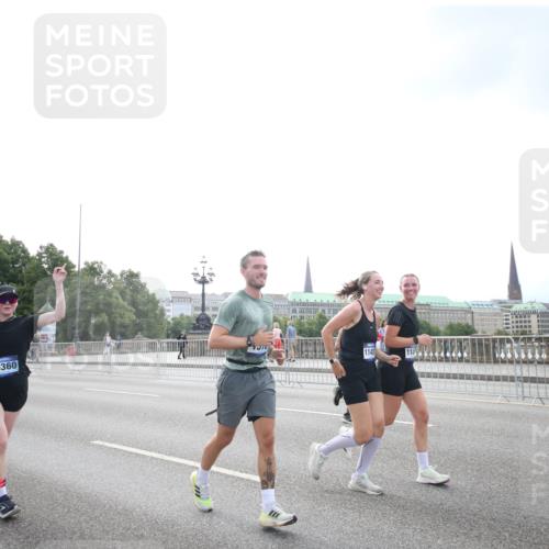 29.06.2025 - hella hamburg halbmarathon Jannik Wohlers http://msf.ph/oto/8151967 29.06.2025 10:37:34 Lombardsbrücke 1578, 1799, 1901, 1985, 2786, 3246, 3880, 4921, 5139, 5713, 6199, 6362, 6697, 7118, 7244, 7321, 7629, 7696, 8198, 8199, 8539, 8985, 9247, 9288, 9350, 9391, 10025, 10159, 10836, 11087, 11152, 11164, 11421, 11456, 11457, 11479, 11543, 11882, 12997, 13103, 13650, 14018, 15002, 15329, 15418, 15511, 15562, 15762, 16211, 16220, 16360, 17389, 18317, 18319, 18572, 18592, 18937 meine-sportfotos.de