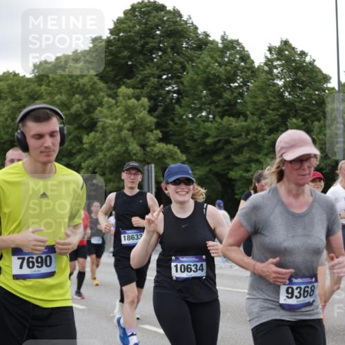 29.06.2025 - hella hamburg halbmarathon Jannik Wohlers http://msf.ph/oto/8151973 29.06.2025 10:51:58 Lombardsbrücke 2528, 3645, 4436, 4815, 5262, 6386, 6403, 6404, 6406, 6671, 6985, 7690, 7691, 7735, 7812, 8194, 8196, 9103, 9368, 9731, 10080, 10296, 10342, 10634, 10884, 11084, 11126, 11127, 11297, 11736, 11899, 11974, 12089, 12247, 12525, 12546, 12558, 13094, 13207, 13208, 13538, 13677, 14215, 14235, 14893, 15205, 16262, 16492, 16752, 16973, 17326, 17327, 18115, 18221, 18633, 18668, 18756, 18817 meine-sportfotos.de