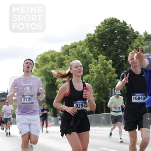29.06.2025 - hella hamburg halbmarathon Jannik Wohlers http://msf.ph/oto/8151975 29.06.2025 10:15:01 Lombardsbrücke 1440, 1524, 2110, 2720, 3417, 3650, 5069, 5271, 5739, 5986, 7452, 7809, 7810, 8256, 9307, 9423, 9847, 9997, 10775, 10858, 12457, 12521, 12524, 13197, 13453, 13500, 15150, 15740, 16040, 16041, 16938, 17949, 18203, 18252, 18769, 18800, 18939, 19027 meine-sportfotos.de