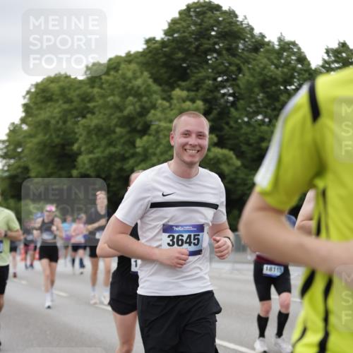 29.06.2025 - hella hamburg halbmarathon Jannik Wohlers http://msf.ph/oto/8151993 29.06.2025 10:51:59 Lombardsbrücke 2420, 2528, 3645, 4436, 4815, 5262, 5360, 6386, 6403, 6404, 6406, 6671, 7690, 7691, 7735, 7812, 8194, 8196, 9103, 9368, 9731, 10080, 10296, 10342, 10392, 10634, 10884, 11084, 11126, 11127, 11297, 11736, 11899, 11974, 12089, 12247, 12525, 12546, 12558, 13094, 13207, 13208, 13538, 13677, 14215, 14893, 15205, 16262, 16492, 16752, 16973, 17326, 17327, 18115, 18633, 18668, 18756, 18817 meine-sportfotos.de