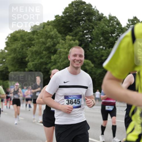 29.06.2025 - hella hamburg halbmarathon Jannik Wohlers http://msf.ph/oto/8151998 29.06.2025 10:51:59 Lombardsbrücke 2420, 2528, 3645, 4436, 4815, 5262, 5360, 6386, 6403, 6404, 6406, 6671, 7690, 7691, 7735, 7812, 8194, 8196, 9103, 9368, 9731, 10080, 10296, 10342, 10392, 10634, 10884, 11084, 11126, 11127, 11297, 11736, 11899, 11974, 12089, 12247, 12525, 12546, 12558, 13094, 13207, 13208, 13538, 13677, 14215, 14893, 15205, 16262, 16492, 16752, 16973, 17326, 17327, 18115, 18633, 18668, 18756, 18817 meine-sportfotos.de