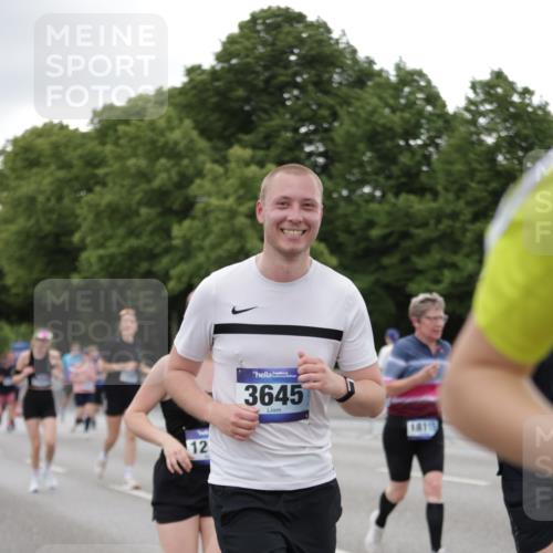 29.06.2025 - hella hamburg halbmarathon Jannik Wohlers http://msf.ph/oto/8152010 29.06.2025 10:51:59 Lombardsbrücke 2420, 2528, 3645, 4436, 4815, 5262, 5360, 6386, 6403, 6404, 6406, 6671, 7690, 7691, 7735, 7812, 8194, 8196, 9103, 9368, 9731, 10080, 10296, 10342, 10392, 10634, 10884, 11084, 11126, 11127, 11297, 11736, 11899, 11974, 12089, 12247, 12525, 12546, 12558, 13094, 13207, 13208, 13538, 13677, 14215, 14893, 15205, 16262, 16492, 16752, 16973, 17326, 17327, 18115, 18633, 18668, 18756, 18817 meine-sportfotos.de