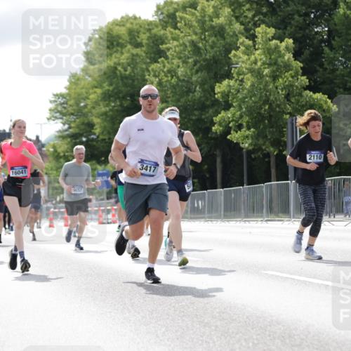 29.06.2025 - hella hamburg halbmarathon Jannik Wohlers http://msf.ph/oto/8152035 29.06.2025 10:15:05 Lombardsbrücke 1440, 2110, 2720, 2989, 3417, 4466, 4492, 4494, 5069, 5271, 5739, 6376, 6576, 7452, 7809, 7810, 8256, 9307, 9423, 9657, 9847, 9997, 10775, 10858, 12457, 12521, 12524, 13197, 13453, 13500, 14413, 14552, 15150, 15307, 15740, 16040, 16041, 16938, 17949, 18203, 18252, 18939, 19027 meine-sportfotos.de