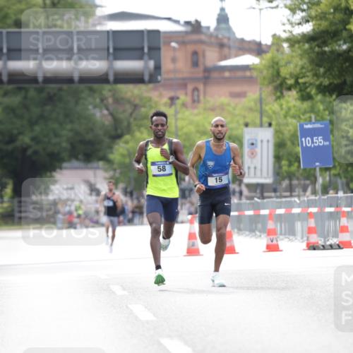 29.06.2025 - hella hamburg halbmarathon Jannik Wohlers http://msf.ph/oto/8152037 29.06.2025 09:31:11 Lombardsbrücke 1, 2, 4, 5, 6, 7, 8, 9, 10, 11, 13, 16, 22, 23, 25, 59 meine-sportfotos.de