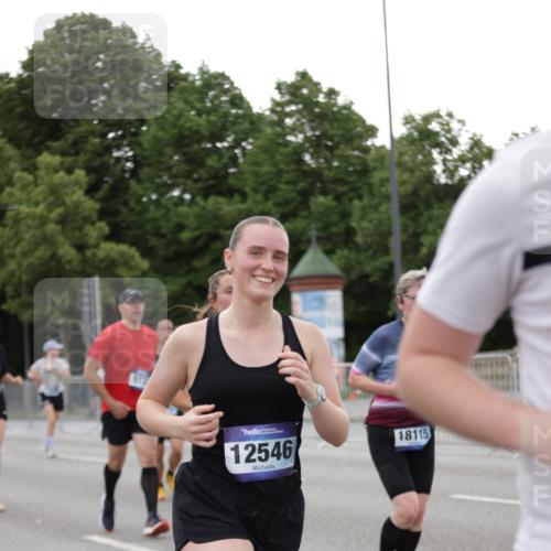 29.06.2025 - hella hamburg halbmarathon Jannik Wohlers http://msf.ph/oto/8152041 29.06.2025 10:52:00 Lombardsbrücke 2420, 2528, 3645, 4815, 5262, 5360, 6386, 6403, 6404, 6406, 6671, 7690, 7691, 7735, 7812, 8194, 8196, 9068, 9103, 9368, 9731, 10080, 10296, 10342, 10392, 10634, 10884, 10928, 11084, 11297, 11736, 11899, 11974, 12089, 12247, 12525, 12546, 12558, 13094, 13207, 13208, 13538, 13677, 14215, 14893, 15205, 16262, 16492, 16752, 16973, 17326, 17327, 18115, 18633, 18668, 18756, 18817 meine-sportfotos.de