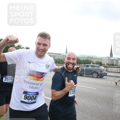29.06.2025 - hella hamburg halbmarathon Jannik Wohlers http://msf.ph/oto/8152044 29.06.2025 10:38:16 Lombardsbrücke 56, 1721, 2576, 2660, 2693, 3216, 3323, 3726, 3927, 4028, 4139, 4155, 4259, 4260, 4316, 5617, 5684, 5913, 6695, 6696, 6875, 7148, 7263, 7371, 7561, 7692, 7849, 8367, 8583, 8635, 8747, 9004, 9455, 11059, 11635, 11697, 12072, 12075, 12577, 13000, 13823, 14096, 15644, 15755, 16174, 16181, 16214, 16346, 17250, 17333, 17478, 18050, 18471, 18504, 18709 meine-sportfotos.de