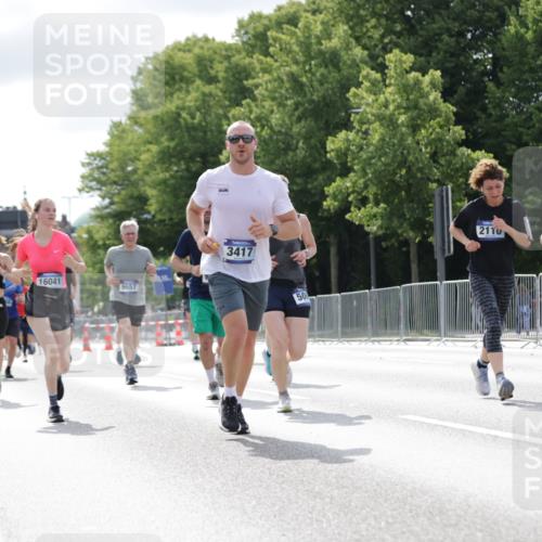 29.06.2025 - hella hamburg halbmarathon Jannik Wohlers http://msf.ph/oto/8152050 29.06.2025 10:15:06 Lombardsbrücke 1440, 2110, 2720, 2989, 3417, 4466, 4492, 4494, 5069, 5271, 5739, 6376, 6576, 7452, 7809, 7810, 8256, 9307, 9423, 9657, 9997, 10775, 10858, 12457, 12521, 12524, 13197, 13453, 13500, 14413, 14552, 15150, 15307, 15740, 16040, 16041, 16938, 17949, 18203, 18252, 19027 meine-sportfotos.de