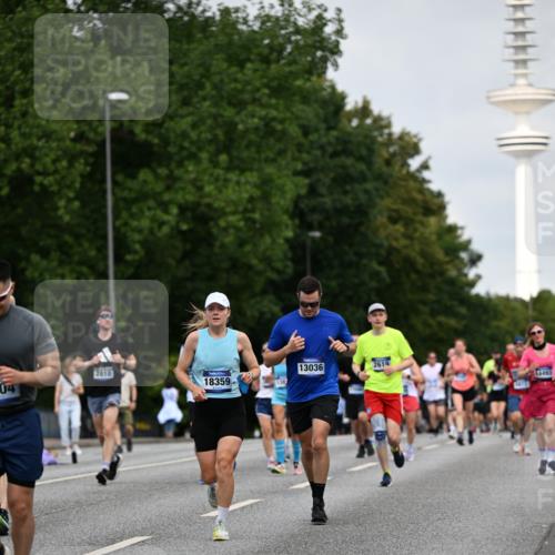 29.06.2025 - hella hamburg halbmarathon Dr. Thomas Lammeyer http://msf.ph/oto/8152063 29.06.2025 10:07:12 Kennedybrücke 1135, 1138, 1482, 1702, 2619, 2712, 2780, 2782, 2810, 3572, 3630, 4066, 4204, 4613, 4665, 5734, 6208, 6815, 7210, 7211, 7290, 7869, 7888, 8481, 8483, 8624, 9439, 10128 meine-sportfotos.de