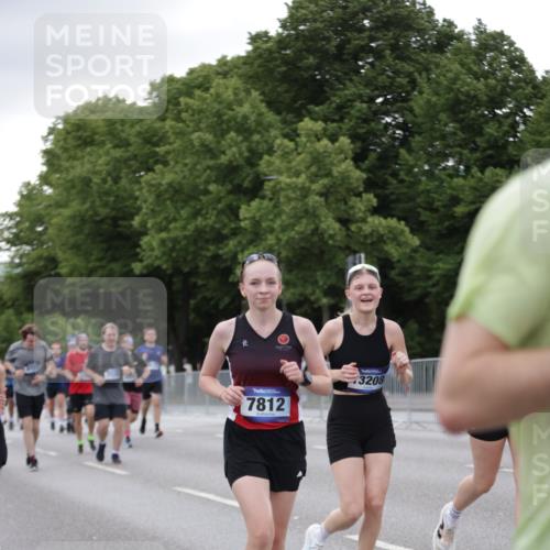 29.06.2025 - hella hamburg halbmarathon Jannik Wohlers http://msf.ph/oto/8152115 29.06.2025 10:52:02 Lombardsbrücke 2420, 2528, 2983, 3645, 4815, 5262, 5360, 6386, 6403, 6671, 7511, 7690, 7691, 7735, 7812, 9068, 9070, 9103, 9368, 9731, 10080, 10296, 10392, 10634, 10884, 10928, 11084, 11297, 11736, 11899, 11974, 12089, 12247, 12546, 12558, 13094, 13207, 13208, 13305, 13538, 13677, 14424, 14893, 15205, 16262, 16492, 16752, 16973, 17002, 17326, 17327, 18115, 18633, 18668, 18756, 18817 meine-sportfotos.de