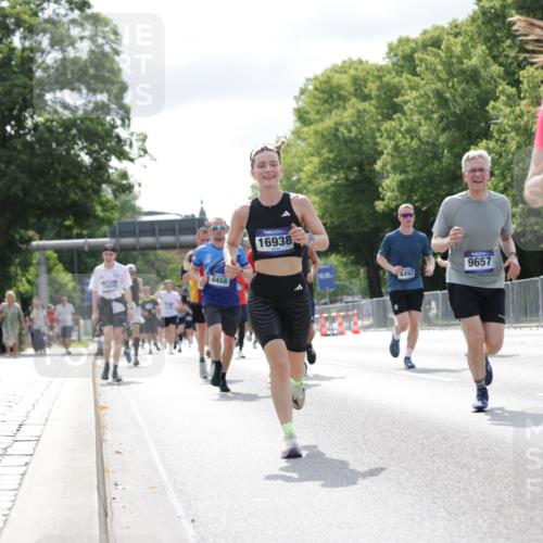 29.06.2025 - hella hamburg halbmarathon Jannik Wohlers http://msf.ph/oto/8152130 29.06.2025 10:15:09 Lombardsbrücke 1440, 2110, 2720, 2989, 3417, 4466, 4492, 4494, 5069, 5739, 6376, 6576, 7809, 7810, 9192, 9307, 9423, 9657, 10108, 10775, 10858, 12457, 12521, 13197, 13453, 13500, 14413, 14552, 14630, 15150, 15307, 15740, 16040, 16041, 16938, 17949, 18150, 18203, 18252, 19027 meine-sportfotos.de