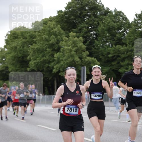 29.06.2025 - hella hamburg halbmarathon Jannik Wohlers http://msf.ph/oto/8152140 29.06.2025 10:52:03 Lombardsbrücke 2420, 2528, 2983, 3645, 4815, 5262, 5360, 6386, 6671, 7511, 7690, 7691, 7735, 7812, 9068, 9070, 9103, 9368, 9731, 10080, 10296, 10392, 10634, 10884, 10928, 11084, 11297, 11736, 11899, 11974, 12247, 12546, 12558, 13094, 13207, 13208, 13305, 13677, 14424, 14893, 15205, 15906, 16262, 16492, 16752, 16973, 17002, 17326, 17327, 18115, 18633, 18668, 18751, 18756, 18817 meine-sportfotos.de