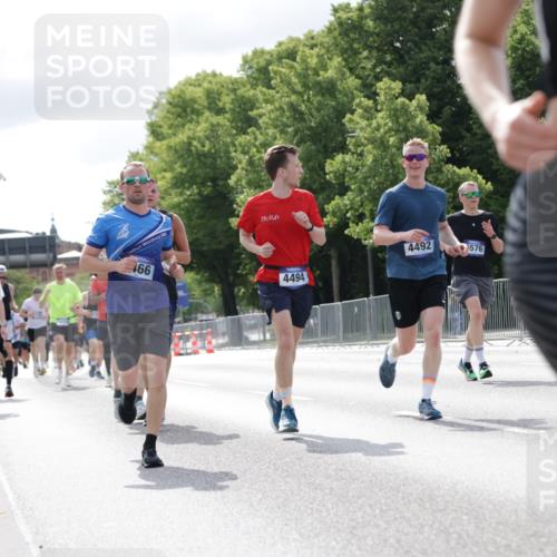 29.06.2025 - hella hamburg halbmarathon Jannik Wohlers http://msf.ph/oto/8152213 29.06.2025 10:15:11 Lombardsbrücke 1440, 2110, 2720, 2989, 3417, 4007, 4466, 4492, 4494, 5069, 5739, 6376, 6576, 7809, 9192, 9307, 9423, 9657, 10108, 10775, 10858, 12457, 12521, 13197, 13453, 13500, 13818, 14413, 14550, 14552, 14630, 15307, 16040, 16041, 16938, 17350, 17949, 18150, 18203, 18252 meine-sportfotos.de