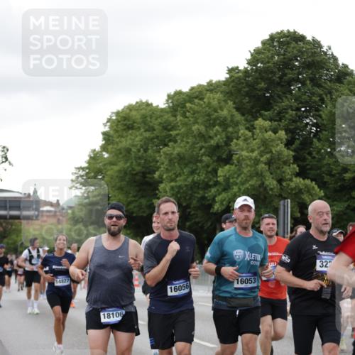 29.06.2025 - hella hamburg halbmarathon Jannik Wohlers http://msf.ph/oto/8152245 29.06.2025 10:52:19 Lombardsbrücke 1369, 1826, 2146, 2362, 2420, 2983, 3140, 3227, 4591, 4729, 5360, 7032, 7511, 7737, 8641, 9068, 9070, 10055, 10392, 10600, 10879, 10928, 10981, 12127, 12128, 12994, 13305, 14009, 14424, 14643, 14704, 14827, 14897, 15438, 15439, 15447, 15867, 15906, 16053, 16056, 16794, 16984, 17002, 17050, 17359, 17896, 18106, 18205, 18645, 18751, 18997, 19063, 19097 meine-sportfotos.de