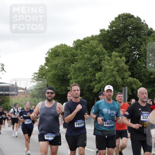 29.06.2025 - hella hamburg halbmarathon Jannik Wohlers http://msf.ph/oto/8152253 29.06.2025 10:52:19 Lombardsbrücke 1369, 1826, 2146, 2362, 2420, 2983, 3140, 3227, 4591, 4729, 5360, 7032, 7511, 7737, 8641, 9068, 9070, 10055, 10392, 10600, 10879, 10928, 10981, 12127, 12128, 12994, 13305, 14009, 14424, 14643, 14704, 14827, 14897, 15438, 15439, 15447, 15867, 15906, 16053, 16056, 16794, 16984, 17002, 17050, 17359, 17896, 18106, 18205, 18645, 18751, 18997, 19063, 19097 meine-sportfotos.de
