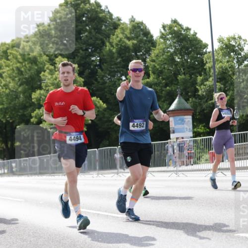 29.06.2025 - hella hamburg halbmarathon Jannik Wohlers http://msf.ph/oto/8152254 29.06.2025 10:15:11 Lombardsbrücke 1440, 2110, 2720, 2989, 3417, 4007, 4466, 4492, 4494, 5069, 5739, 6376, 6576, 7809, 9192, 9307, 9423, 9657, 10108, 10775, 10858, 12457, 12521, 13197, 13453, 13500, 13818, 14413, 14550, 14552, 14630, 15307, 16040, 16041, 16938, 17350, 17949, 18150, 18203, 18252 meine-sportfotos.de