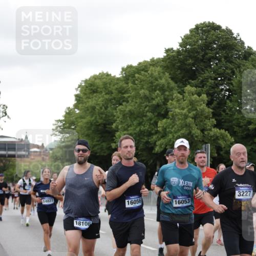 29.06.2025 - hella hamburg halbmarathon Jannik Wohlers http://msf.ph/oto/8152257 29.06.2025 10:52:19 Lombardsbrücke 1369, 1826, 2146, 2362, 2420, 2983, 3140, 3227, 4591, 4729, 5360, 7032, 7511, 7737, 8641, 9068, 9070, 10055, 10392, 10600, 10879, 10928, 10981, 12127, 12128, 12994, 13305, 14009, 14424, 14643, 14704, 14827, 14897, 15438, 15439, 15447, 15867, 15906, 16053, 16056, 16794, 16984, 17002, 17050, 17359, 17896, 18106, 18205, 18645, 18751, 18997, 19063, 19097 meine-sportfotos.de