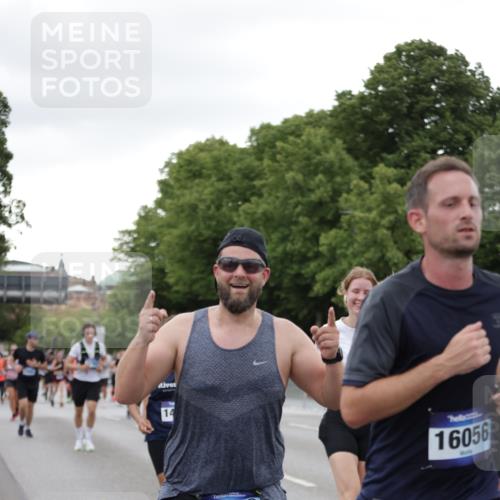 29.06.2025 - hella hamburg halbmarathon Jannik Wohlers http://msf.ph/oto/8152303 29.06.2025 10:52:21 Lombardsbrücke 1369, 1826, 2146, 2362, 2701, 2983, 3140, 3227, 4591, 4729, 7032, 7511, 7737, 8641, 9068, 9070, 9545, 10055, 10600, 10879, 10928, 10981, 11919, 12127, 12128, 12994, 13305, 14009, 14424, 14643, 14704, 14827, 14897, 15438, 15439, 15447, 15867, 15906, 16053, 16056, 16794, 16984, 17002, 17050, 17359, 17896, 18106, 18205, 18645, 18751, 18997, 19063, 19097 meine-sportfotos.de