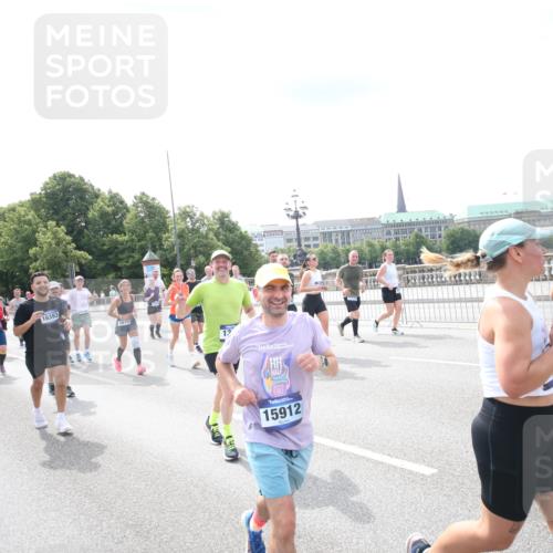 29.06.2025 - hella hamburg halbmarathon Jannik Wohlers http://msf.ph/oto/8152310 29.06.2025 10:42:01 Lombardsbrücke 1150, 1360, 1624, 1929, 1957, 1994, 2069, 2134, 2538, 2580, 3605, 3874, 4353, 4778, 4891, 4892, 5403, 5419, 5810, 6828, 6917, 7040, 7260, 7557, 7666, 8459, 8525, 8526, 8712, 8816, 9370, 9980, 10532, 10734, 10842, 10872, 10899, 11074, 11075, 11463, 11464, 11468, 11550, 11677, 12403, 12684, 12854, 12903, 12904, 13250, 13406, 13456, 13952, 13953, 14042, 14084, 14108, 14328, 14405, 14426, 14468, 14585, 14636, 14769, 15004, 15155, 15912, 15977, 16215, 16352 meine-sportfotos.de