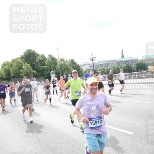 29.06.2025 - hella hamburg halbmarathon Jannik Wohlers http://msf.ph/oto/8152312 29.06.2025 10:42:01 Lombardsbrücke 1150, 1360, 1624, 1929, 1957, 1994, 2069, 2134, 2538, 2580, 3605, 3874, 4353, 4778, 4891, 4892, 5403, 5419, 5810, 6828, 6917, 7040, 7260, 7557, 7666, 8459, 8525, 8526, 8712, 8816, 9370, 9980, 10532, 10734, 10842, 10872, 10899, 11074, 11075, 11463, 11464, 11468, 11550, 11677, 12403, 12684, 12854, 12903, 12904, 13250, 13406, 13456, 13952, 13953, 14042, 14084, 14108, 14328, 14405, 14426, 14468, 14585, 14636, 14769, 15004, 15155, 15912, 15977, 16215, 16352 meine-sportfotos.de